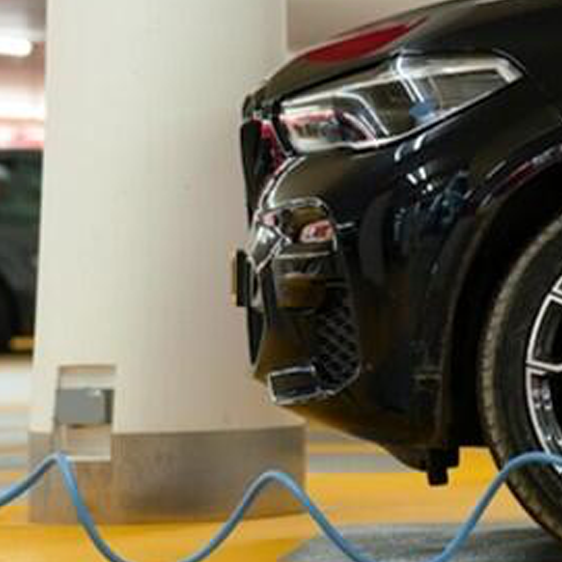 Nova era nas garagens: prédios com carro elétrico só com sprinklers, exaustão e sensores